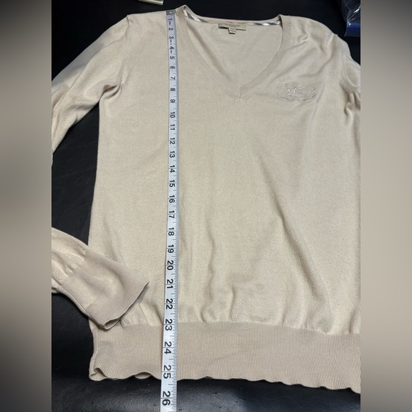 Burberry Classic Tan V-Neck Sweater size Medium - Picture 13 of 15